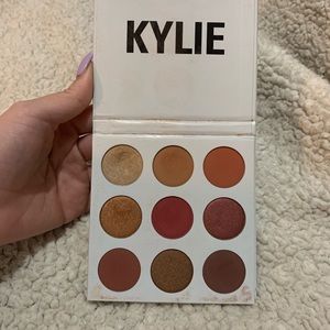 Kylie Cosmetics Makeup - Kylie Jenner Burgundy Palette Kylie Cosmetics Makeup - Kylie Jenner Burgundy Palette
